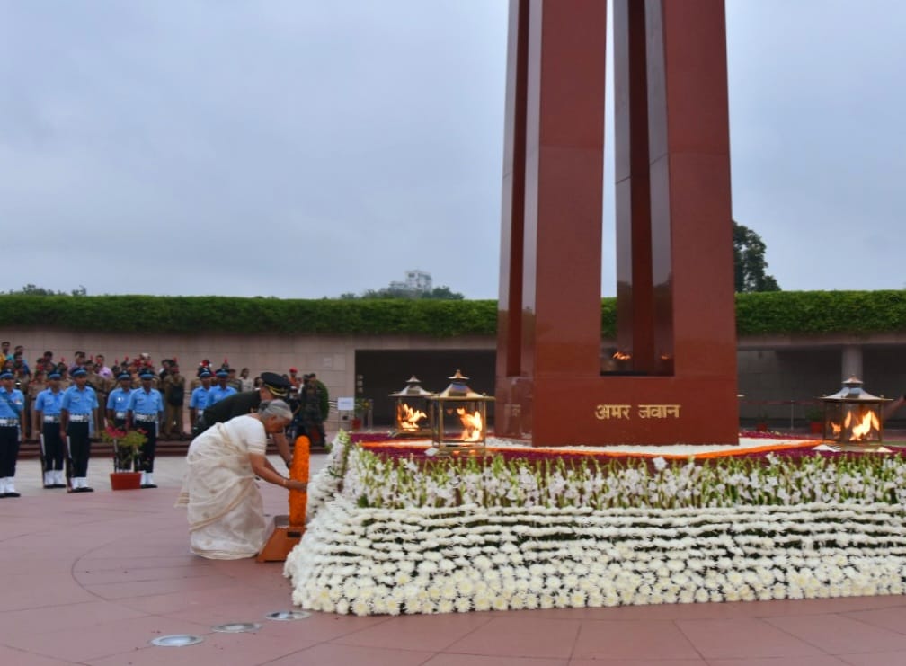 Next-of-Kin ceremony in which Mrs Surender Devi W/o Late Maj Ranbir Singh, Vir Chakra paid homage