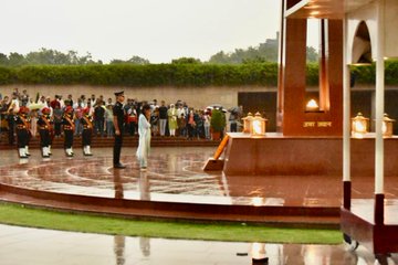 NOK Ceremony at NWM Mrs Beena Manoj W/o Late Major K Manoj Kumar, SM, paid homage on 30 May 23