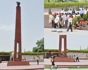 Serving & veteran officers of 65 Tech Course visited NWM and paid homage at NWM on 11 Jun 23