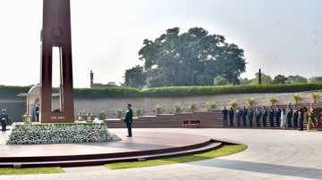 Serving and veteran offi. of 73 NDA, 83 Regular, 142 Pilots, 35 IC paid homage at NWM on 17 Dec 23