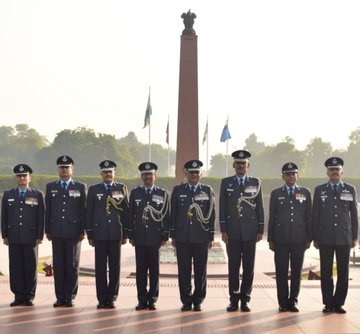 AVM Ashish Vohra, VSM, ACIDS Int-C (Mil Coop) paid homage to Bravehearts at NWM on 20 Dec 23