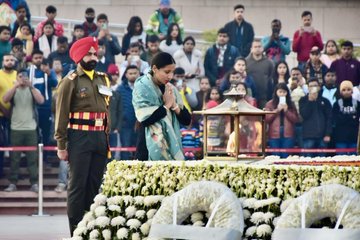 During the NOK Ceremony Mrs Prerna w/o Sep Mandeep Singh 17 SIKH paid homage at NWM on 14 Jan 24