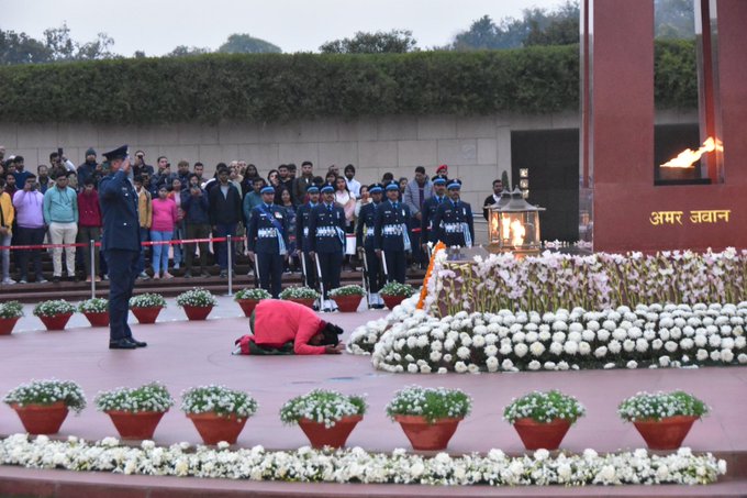 In a solemn NOK ceremony Mrs Anima Biswas w/o Rfn Manik Patari 28 AR paid homage at NWM on 03 Feb 24