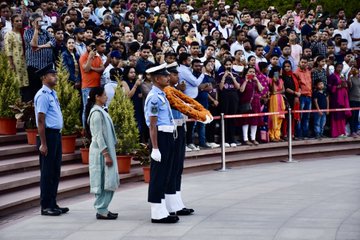 In NOK ceremony Mrs Byasa Devi W/o Late Hav Prakash Chand 6 Dogra, paid homage at NWM on 16 Mar 24