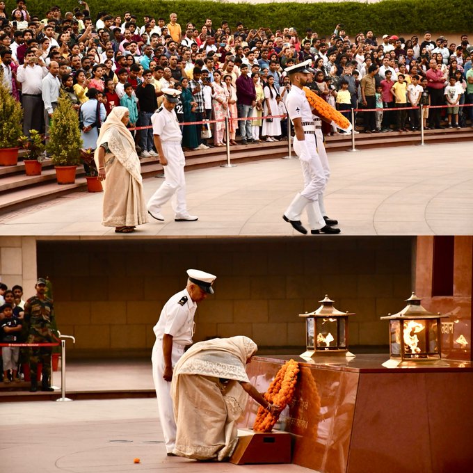In NOK ceremony Mrs Shanti Devi, w/o Nk Bipin Chandra paid homage to Bravehearts at NWM on 28 Mar 24