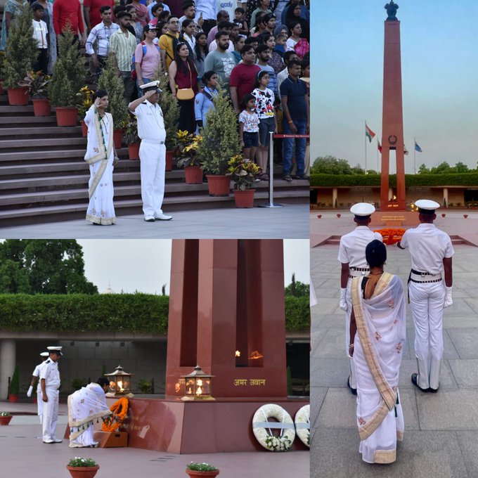 Mrs Mandle Kanchan W/o Late Nk Mandle Pradip Sahebrao, 10 MAHAR, paid homage at NWM on 20 Apr 24