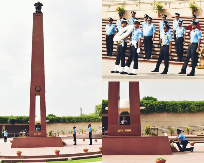 AVM PK Sreekumar,VSM,ACAS (Eng T&H),Air HQ,Vayu Bhawan paid homage at NWM on 22 Apr 24