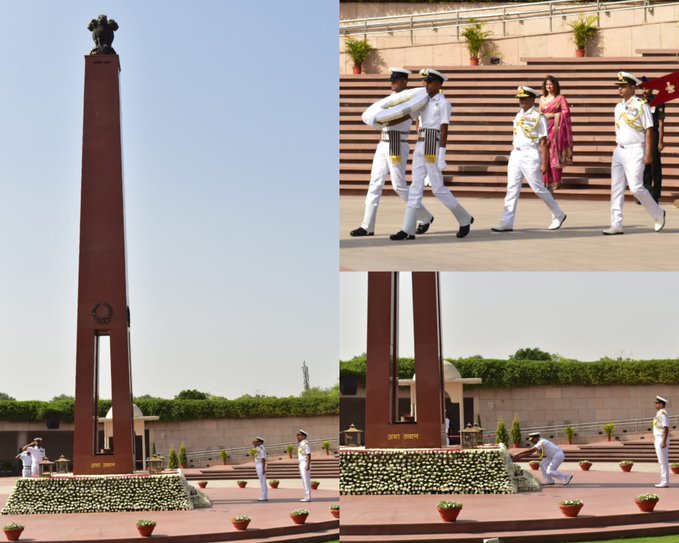 Vice Admiral Krishna Swaminathan, AVSM, VSM, VCNS ,paid homage to Bravehearts at NWM on 30 Apr 24