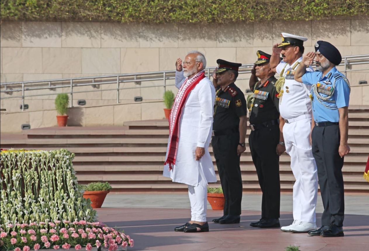 Shri Narendra Modi, Prime Minister of India, paid homage to Bravehearts at NWM on 09 Jun 24