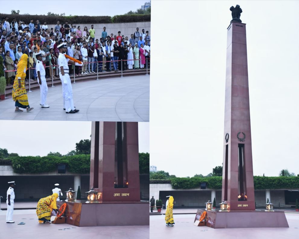 During NOK Ceremony Mrs Kamla Devi m/o LNk Harigun Gurjar 16 RAJPUT, paid homage at NWM on 12 Jul 24
