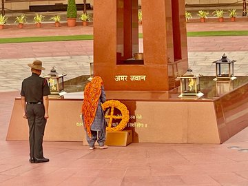 In NOK ceremony Mrs Uma Devi w/o Hira Lal, EMR-II paid homage to Bravehearts at NWM on 01 Sep 24