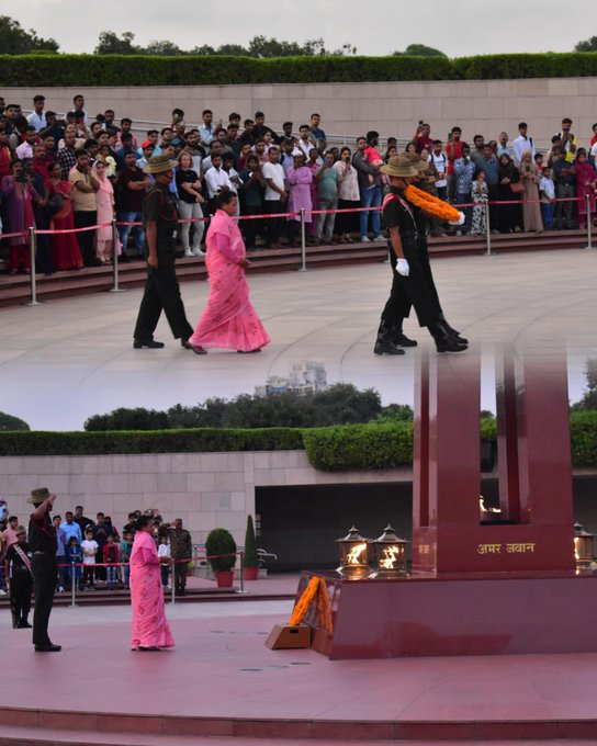 In a solemn NOK ceremony Mrs Pancha Maya w/o Hav Giris Gurung, KC, paid homage at NWM on 26 Sep 24