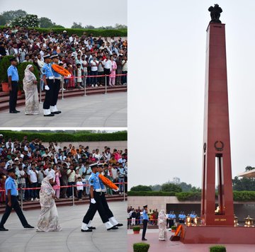 In NOK ceremony Mrs Tan Kumari w/o Rif Ram Singh, 18 JAK RIF paid homage at NWM on 22 Oct 25