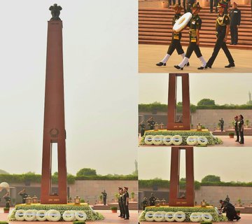 Gen U Dwivedi, PVSM, AVSM, COAS, with VCOAS, CsOR, DG Inf & veterans paid homage at NWM on 27 Oct 25