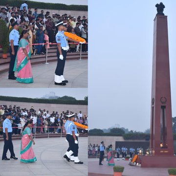 In NOK Smt L V Kurahatti w/o Sub Viresha Kurahatti, 18 MARATHA LI, paid homage at NWM on 10 Nov 25