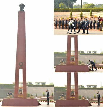 Air Vice Mshl Sandeep Rawat, VSM, AOLM, HQ MC IAF paid homage to Bravehearts at NWM on 20 Jan 25