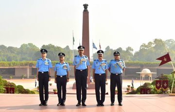 Air Mshl Vijay Kumar Garg, AVSM, VSM, AOC-in-C MC IAF paid homage to Bravehearts at NWM on 16 Nov 25
