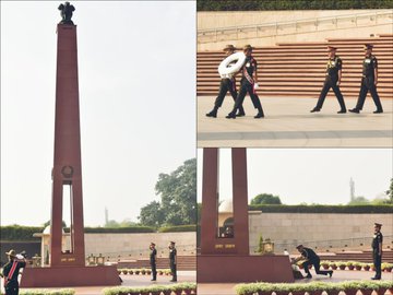 Lt Gen Rakesh Kapoor, AVSM, VSM, DCOAS, (IS & C), paid homage to Bravehearts at NWM on 25 Feb 25