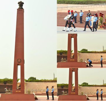 Air Marshal Ashutosh Dixit, AVSM, VM, VSM, paid homage to Bravehearts at NWM on 01 May 25