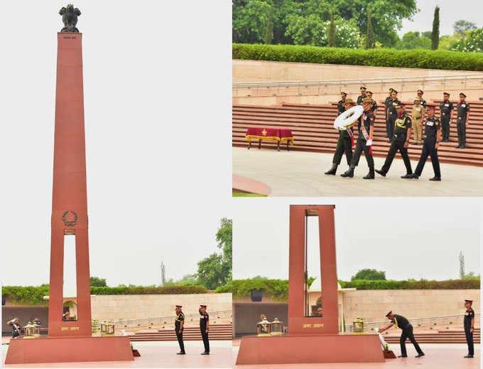 Lt Gen Raghu Srinivasan, PVSM, VSM, DGBR, paid homage to Bravehearts at NWM on 07 May 25