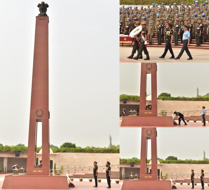 Lt Gen Rakesh Kapoor,AVSM,VSM, DCOAS (IS&C), paid homage to Bravehearts at NWM on 29 May 25