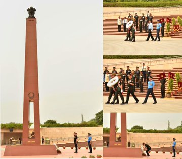Maj Gen VK Bhat, VSM, ADG AE & Col Comdt, & serving personnels & vet paid homage at NWM on 01 Jun 25