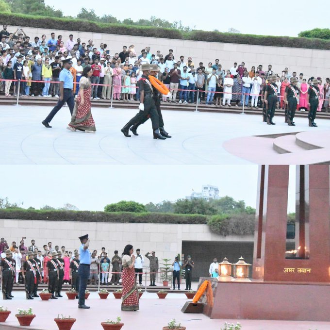 In a solemn NOK ceremony Mrs G Tejaswini w/o Wg Cdr Vikash Upadhyay paid homage at NWM on 02 Jun 25