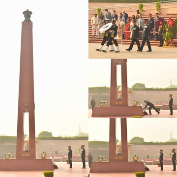 Lt Gen CP Mohanty, VCOAS, paid homage to Bravehearts of Indian Armed Forces at NWM on 27 Nov 25