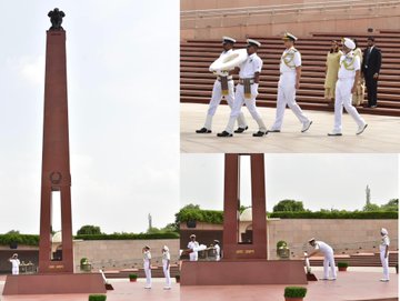 Vice Admiral Sanjay Jasjit Singh, PVSM, AVSM, NM, FOC-in-C (West), paid homage at NWM on 28 Jul 25