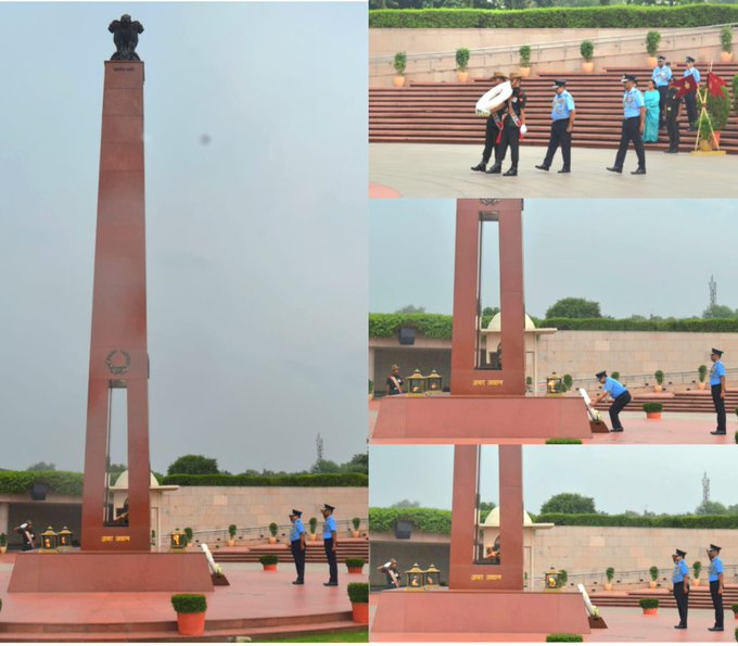 Air Marshal V Rajasekhar, AVSM, AOM, paid solemn homage to Bravehearts at NWM on 29 Aug 25