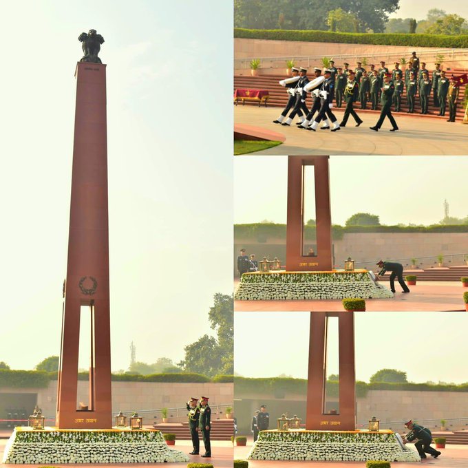 Lt Gen Padam Singh Shekhawat, & Maj Gen Pankaj Malhotra, paid homage at NWM on 04 Dec 25