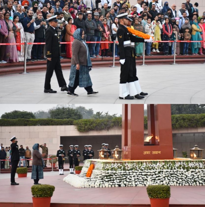 In solemn NOK ceremony Mrs Sudesh Kumari w/o Nk Tirath Lal, SC paid homage at NWM on 16 Dec 25