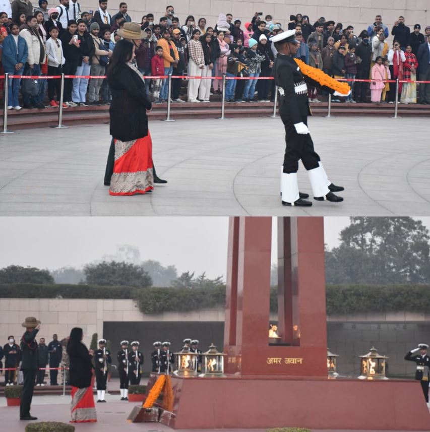 In a solemn NOK ceremony Mrs Archana Kalia w/o Maj Kamal Kalia, SC, paid homage at NWM on 08 Jan 26