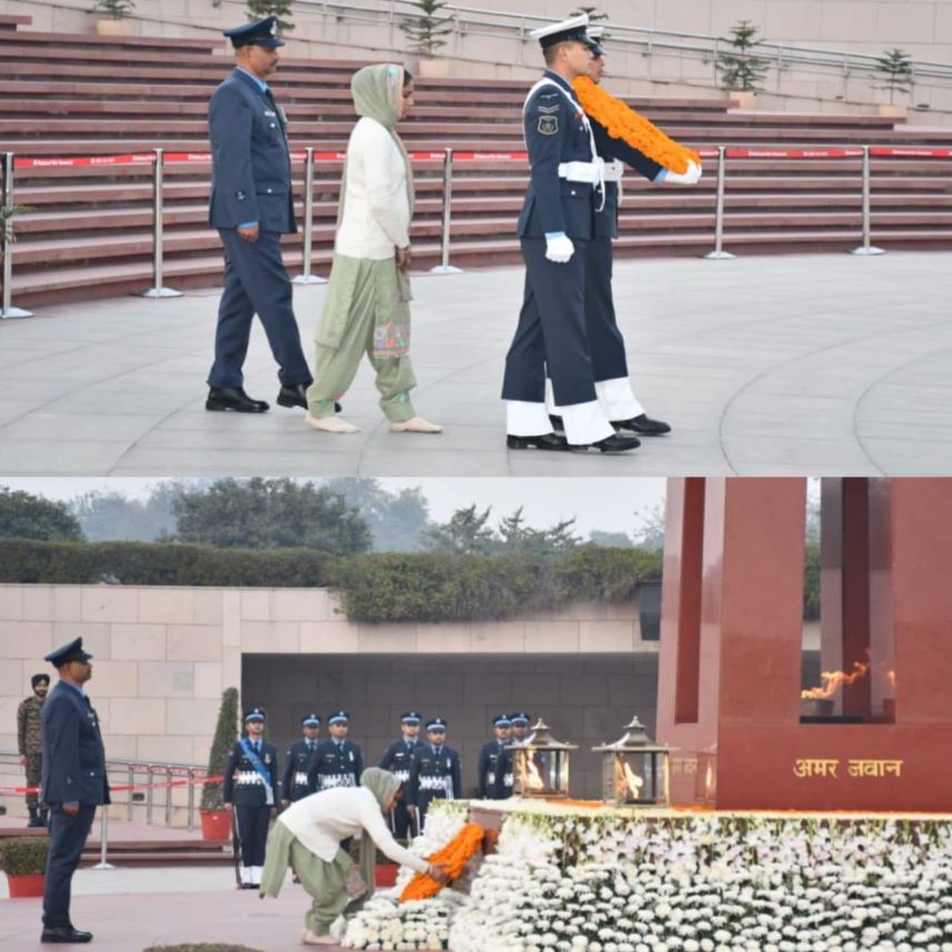 In a solemn NOK ceremony Mrs Hardeep Kaur w/o LNk Kulwant Singh, SM, paid homage at NWM on 16 Jan 26