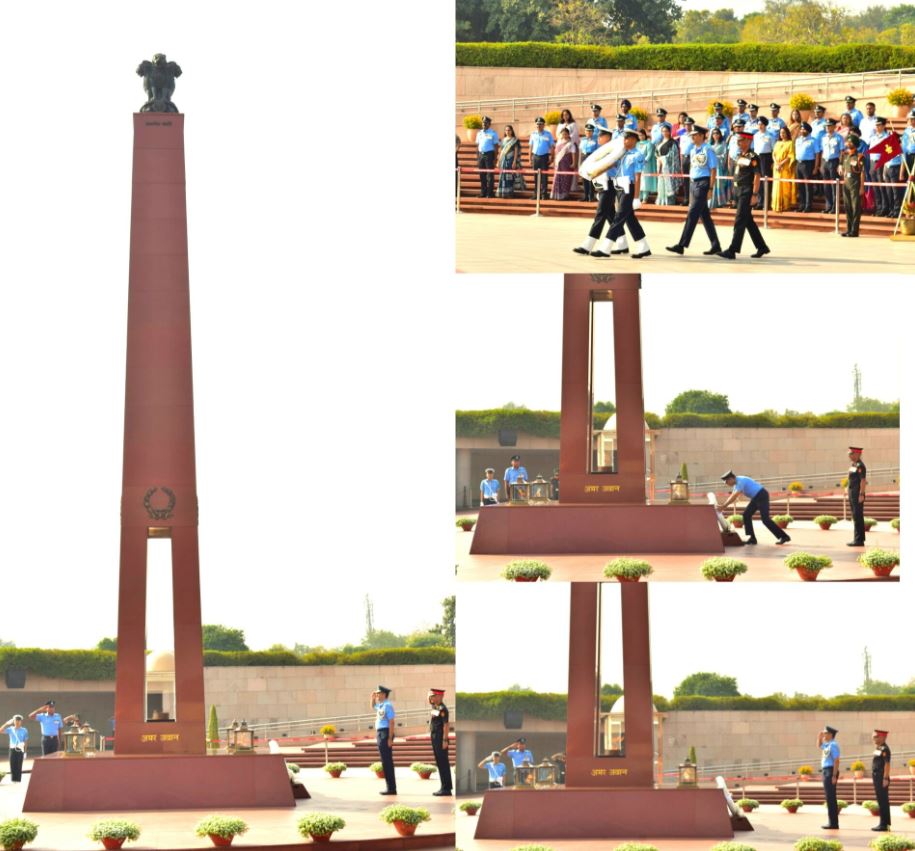 AVM I I Kuttappa, VM, VSM, ACAS Ops(Strat), paid homage to Bravehearts at NWM on 19 Feb 26