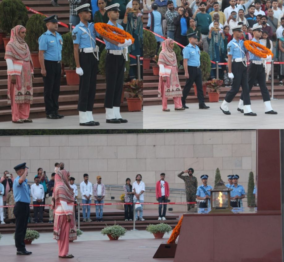 In solemn NOK ceremony Mrs Shabeena Koser w/o Rfn Basharat Hussain, paid homage at NWM on 23 Feb 26