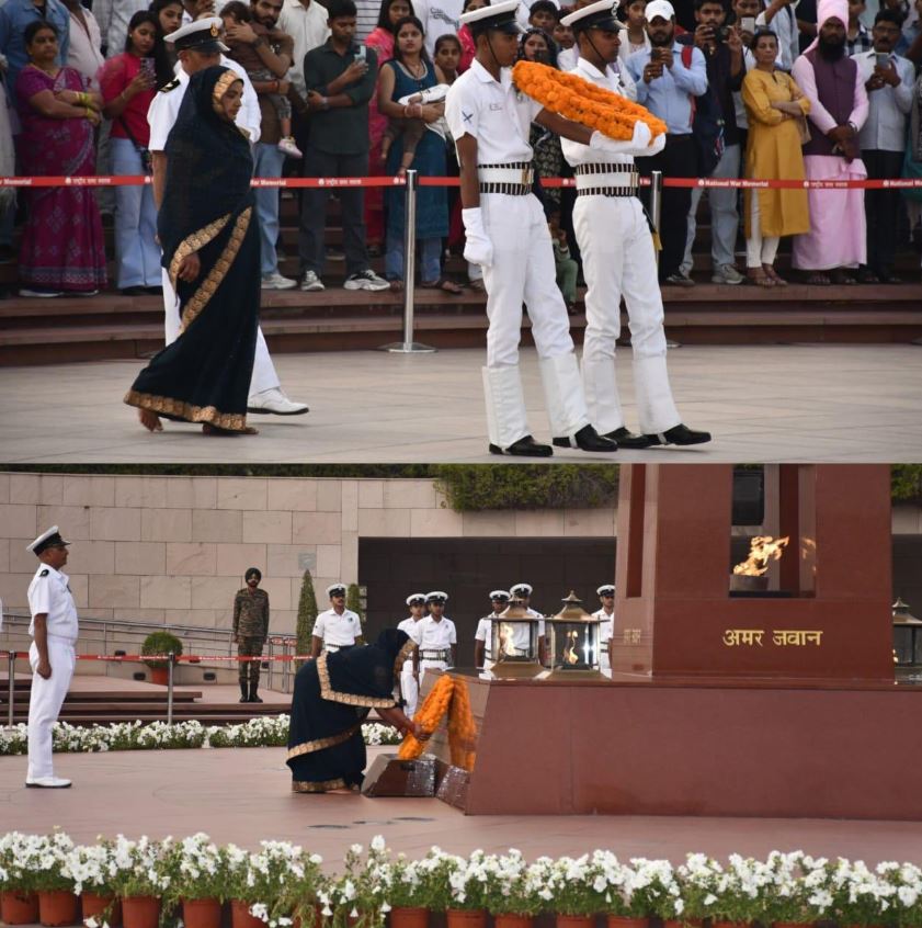 In a solemn NOK ceremony Mrs Midhlesh Devi w/o Hav Sodan Singh, paid homage at NWM on 09 Mar 26