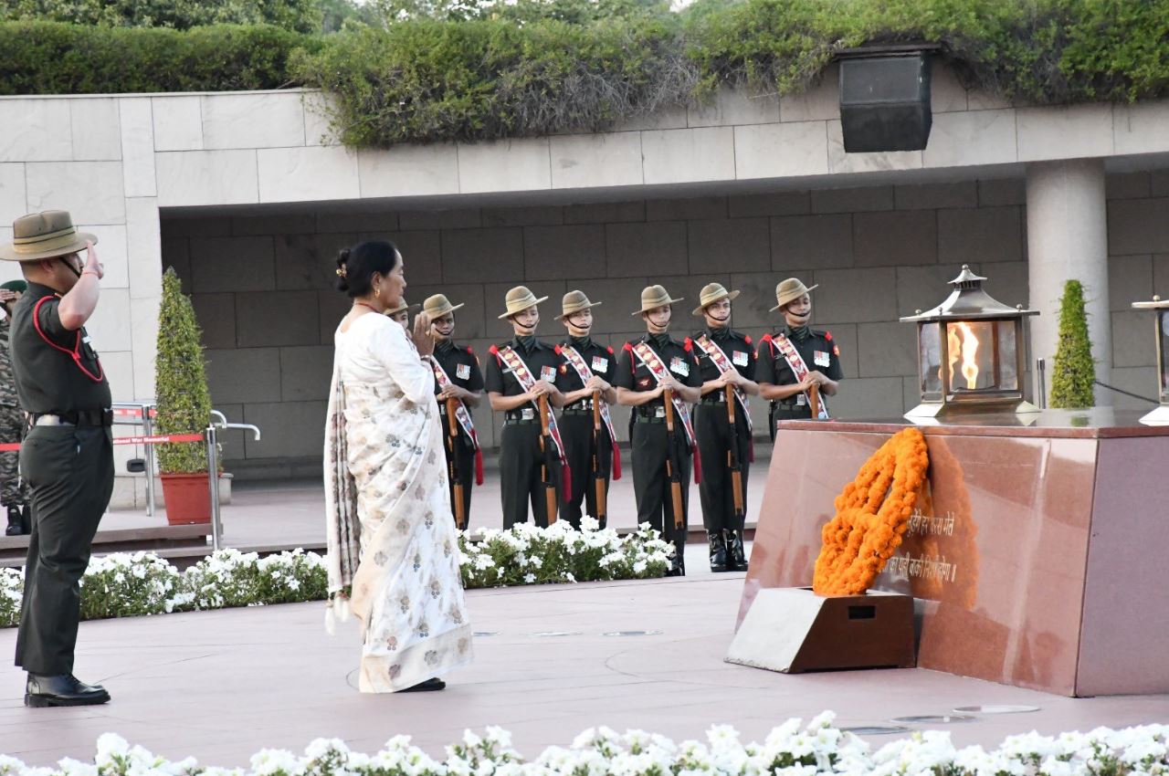 In a solemn NOK ceremony Mrs. Til Maya Gurung W/o Nk Siriman Gurung, paid homage at NWM on 25 Mar 26