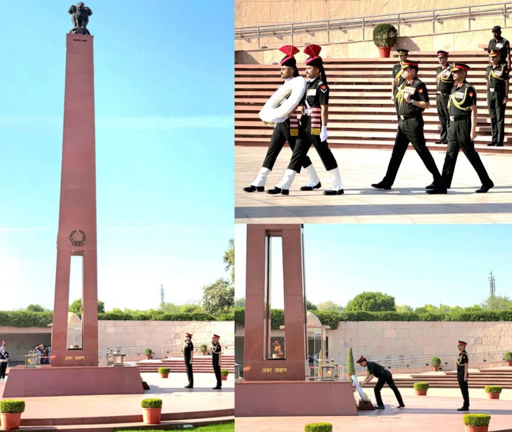 Lt Gen Dhiraj Seth, PVSM, UYSM, AVSM, VCOAS paid homage to Bravehearts at NWM on 01 Apr 26