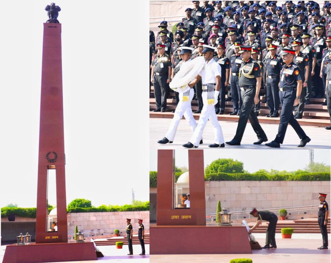 Lt Gen Anoop Shinghal, AVSM, SM, DG Arty & Col Comdt, Regt of Arty, paid homage at NWM on 01 Apr 26