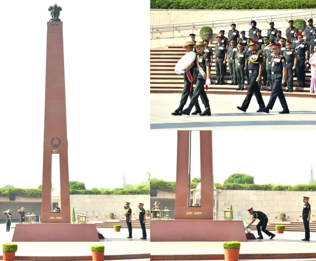Lt Gen RS Sundaram, SM, VSM, paid homage to Bravehearts of Indian Armed Forces at NWM on 13 Apr 26