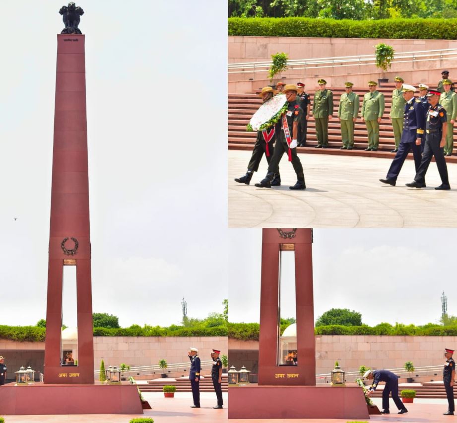Major General Kaid Noureddine, Chief of Staff, Algerian Naval Forces paid homage at NWM on 05 May 26