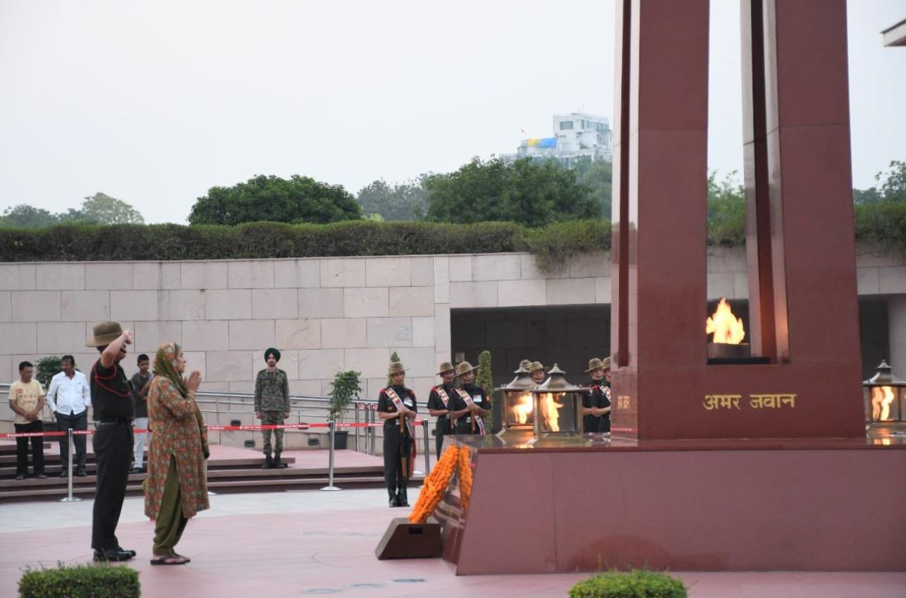 In solemn Next-of-Kin ceremony Mrs Jashoda Devi w/o Hav Pratap Singh paid homage at NWM on 06 May 26