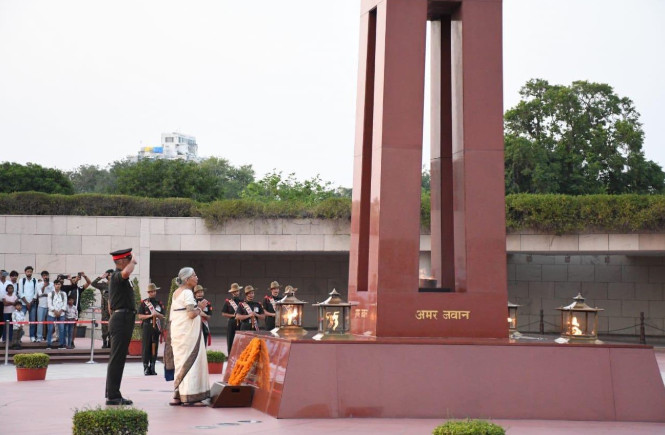 In solemn NOK ceremony Mrs Dipali Chowdhury w/o Maj Pijush Chowdhury paid homage at NWM on 08 May 26