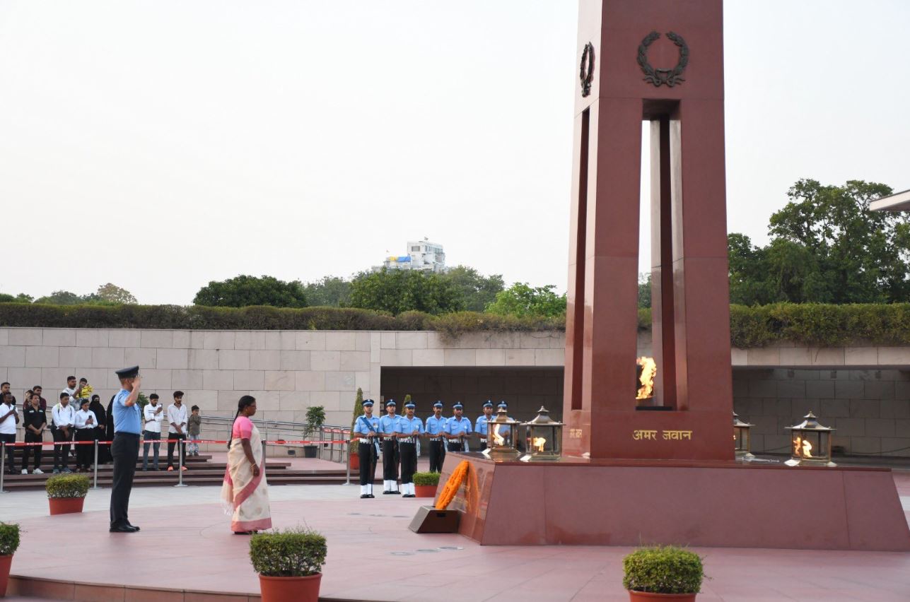 In NOK ceremony Mrs Urmila Kerketta w/o Nk Vishwa Kerketta, KC, paid homage at NWM on 19 May 26