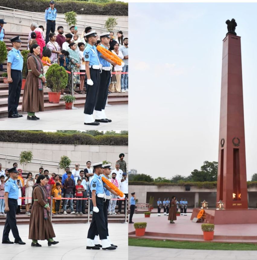 In a solemn NOK ceremony Mrs Tukjay Tsomo w/o Nk Rigzin Angdus, paid homage at NWM on 22 May 26