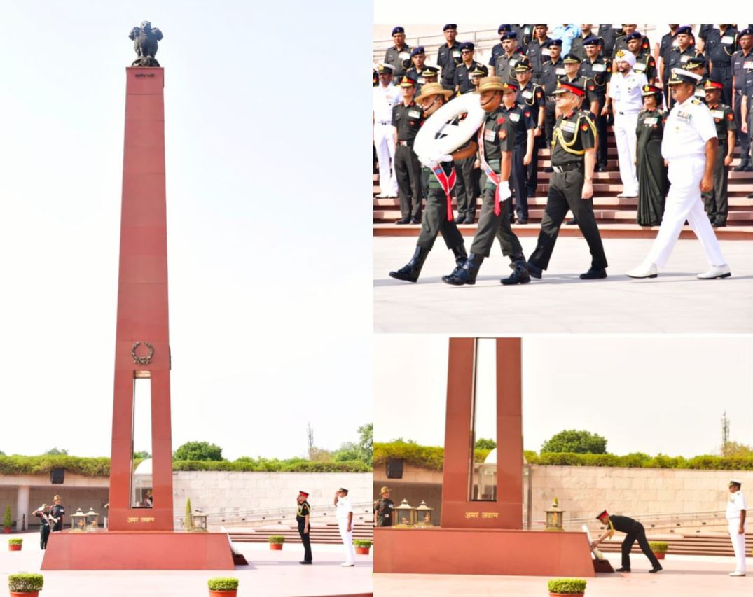 Lt Gen Vineet Sharma, AVSM, VSM, DGDS & Col Comdt, Army Dental Corps paid homage at NWM on 29 May 26