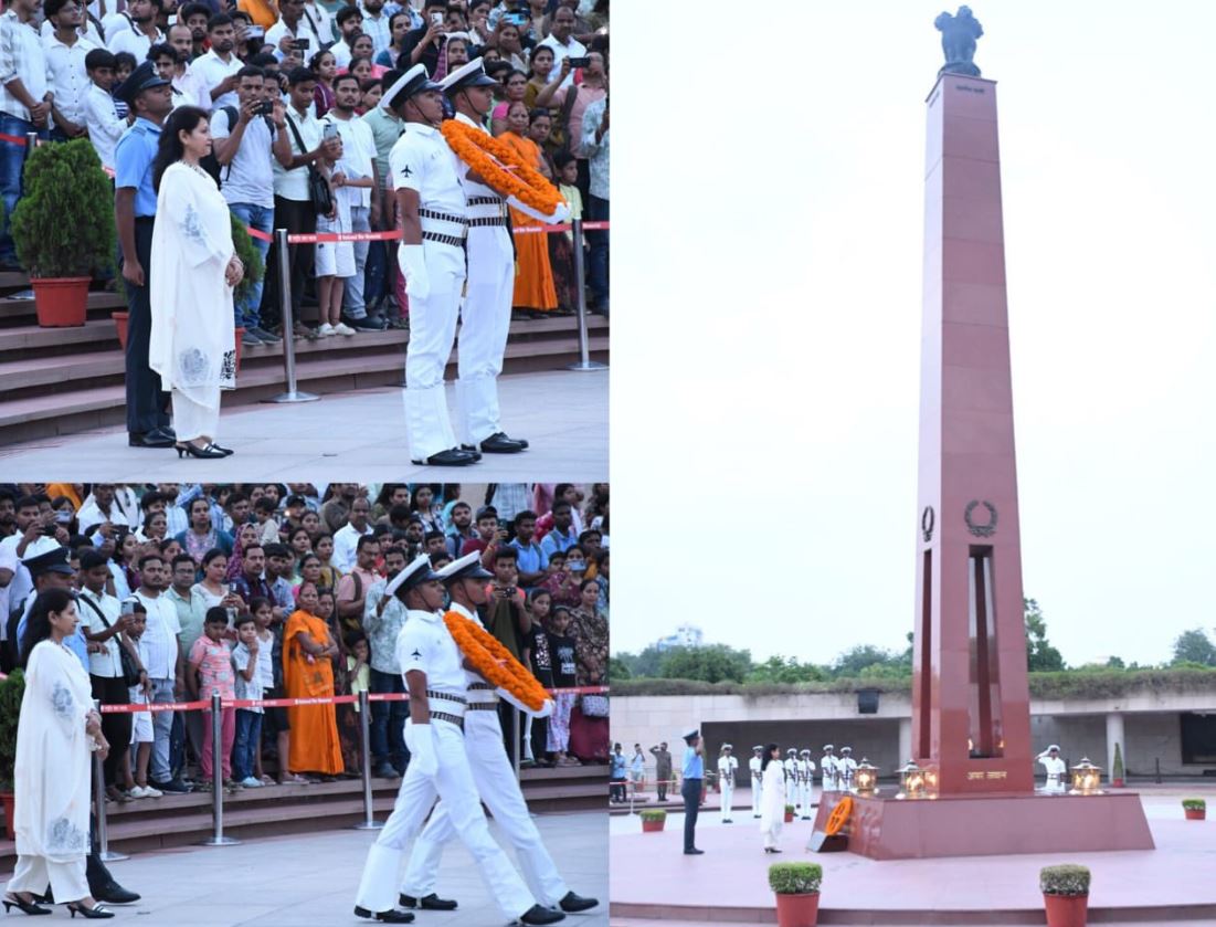 In NOK Mrs Sharmila Pundir w/o Late Sqn Ldr Rajiv Pundir, VM, paid homage at NWM on 02 Jun 26