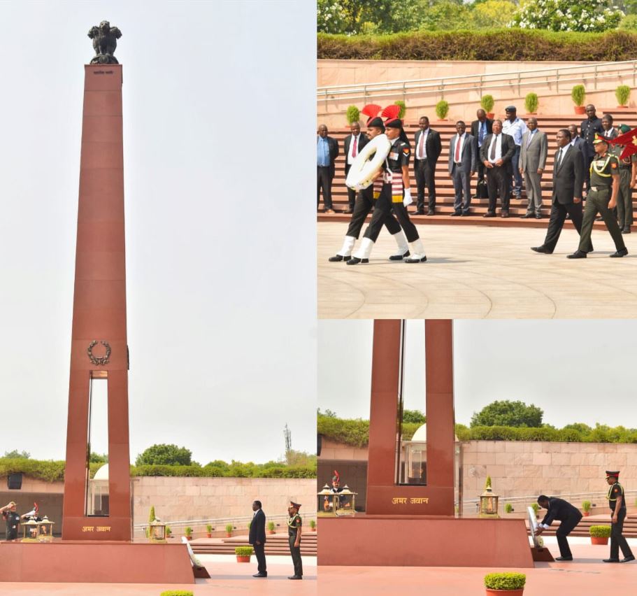 Mr Aaron Daniel Tonde Nhepera, P S , Ministry of Defence, Zimbabwe, paid homage at NWM on 04 Jun 26