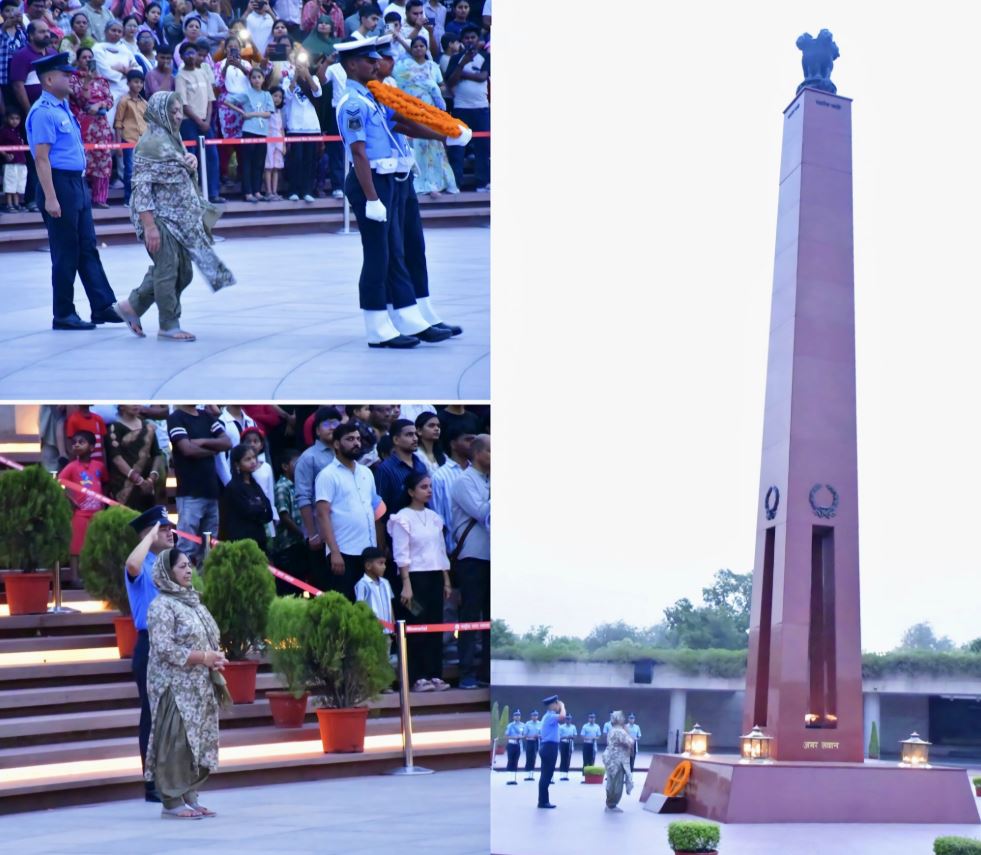 In NOK ceremony Mrs Manjeet Kumari w/o Nk late Prakash Chand, KC, paid homage at NWM on 09 Jun 26